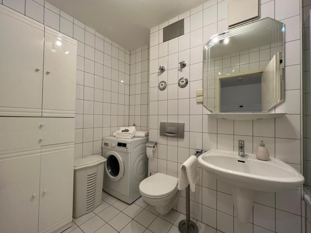 Maisonette Penthouse Fuer 8 Personen By Rabe - Free Netflix & Kostenloser Parkplatz & Grosse Terrasse Karlsruhe Esterno foto