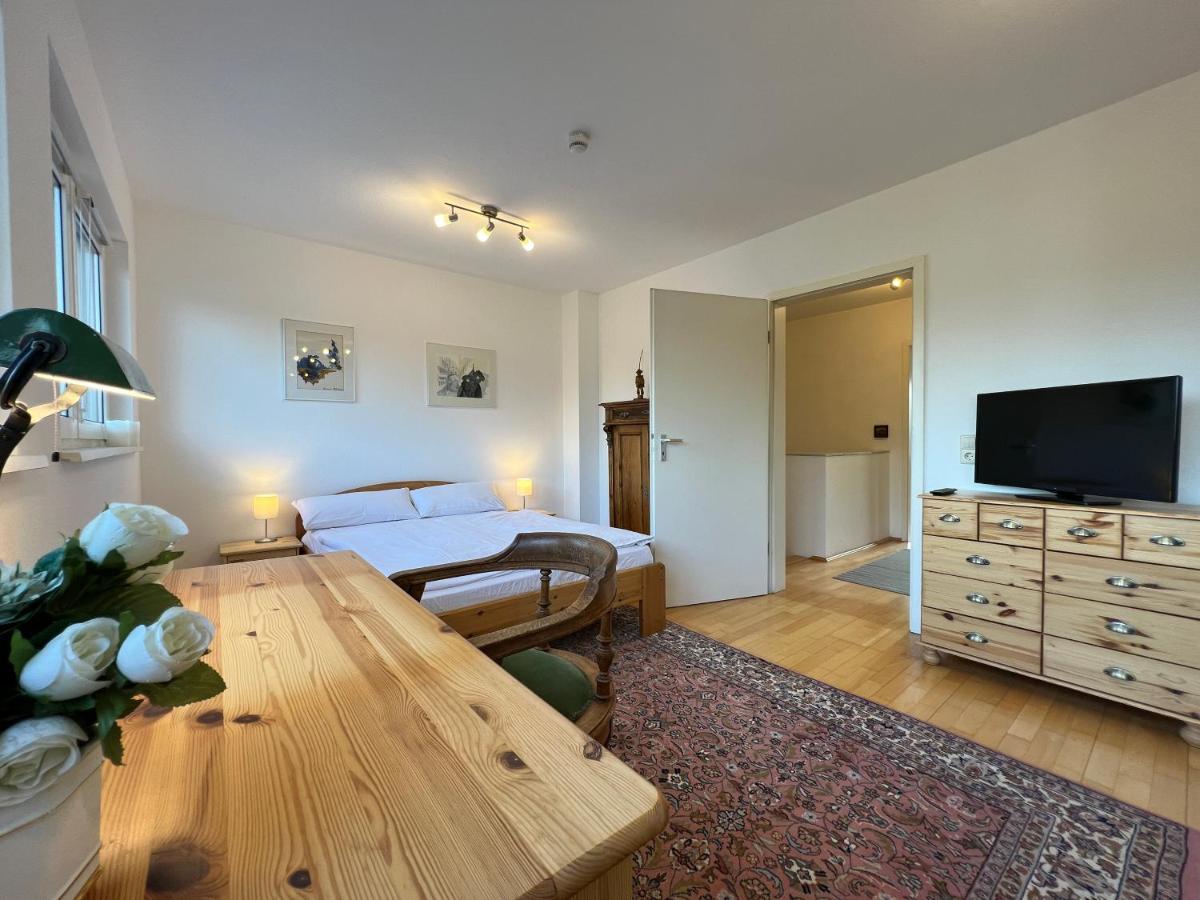 Maisonette Penthouse Fuer 8 Personen By Rabe - Free Netflix & Kostenloser Parkplatz & Grosse Terrasse Karlsruhe Esterno foto
