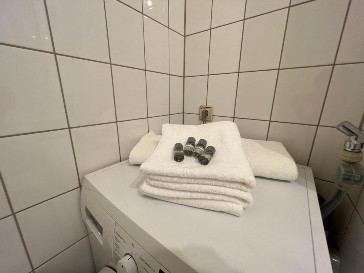 Maisonette Penthouse Fuer 8 Personen By Rabe - Free Netflix & Kostenloser Parkplatz & Grosse Terrasse Karlsruhe Esterno foto